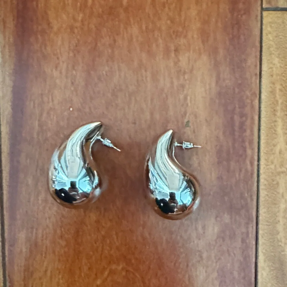 Tear Drop Earrings silver plated - Picture 2 of 5